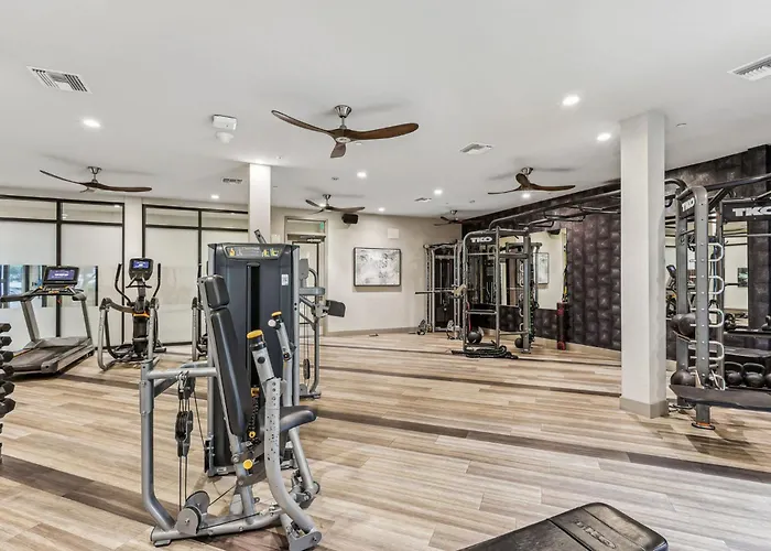 Boulevard Modern Roosevelt Row 1br Pool Gym 1 Phoenix