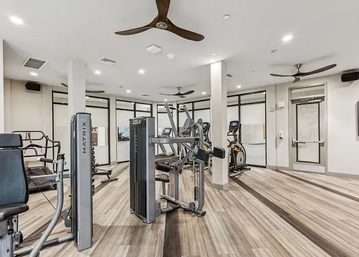 Boulevard Modern Roosevelt Row 1br Pool Gym 1
