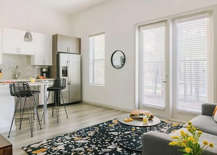 Boulevard Modern Roosevelt Row 1br Pool Gym 1 Apartment
