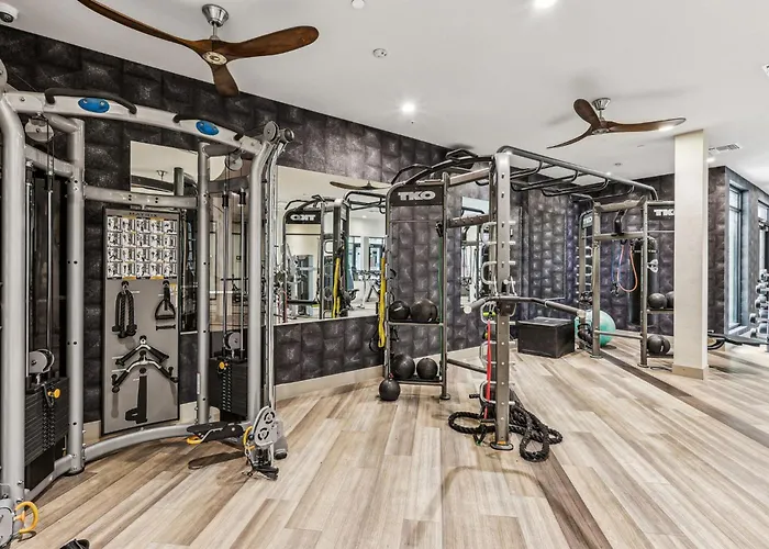 Boulevard Modern Roosevelt Row 1br Pool Gym 1 Apartment *