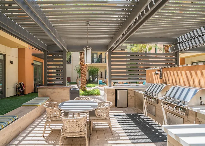 Boulevard Modern Roosevelt Row 1br Pool Gym 1